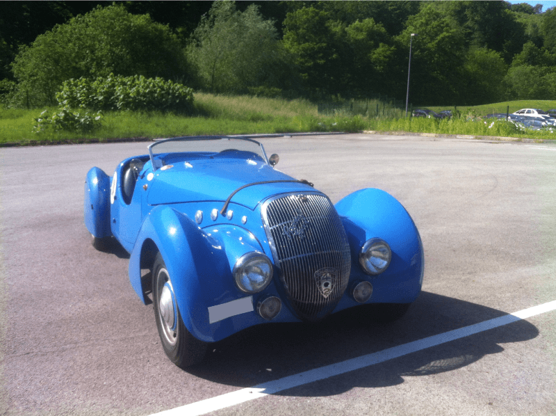Peugeot 302 bleue vintage roadster